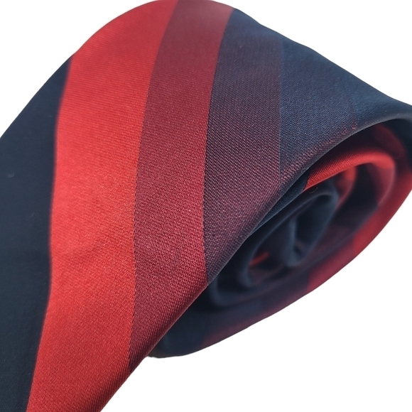 Oscar de la Renta | Men's Red and Blue Ombre Diagonal Striped Tie (One Size) - Picture 10 of 13